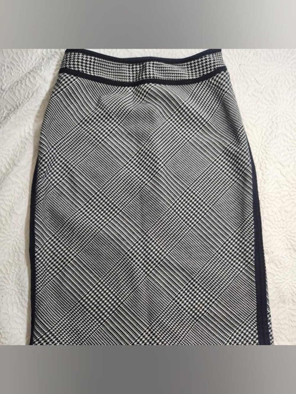 White House Black Market Black & White Glen Plaid Pencil Skirt